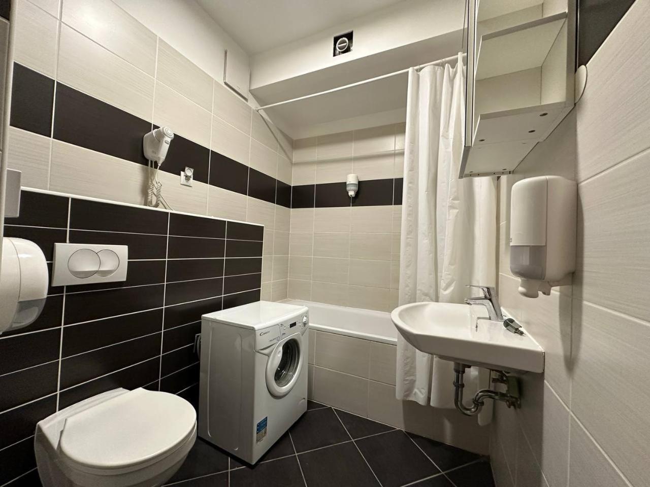 Sun Resort Residential Suite-Free Parking Garage Same Building Budapeşte Dış mekan fotoğraf